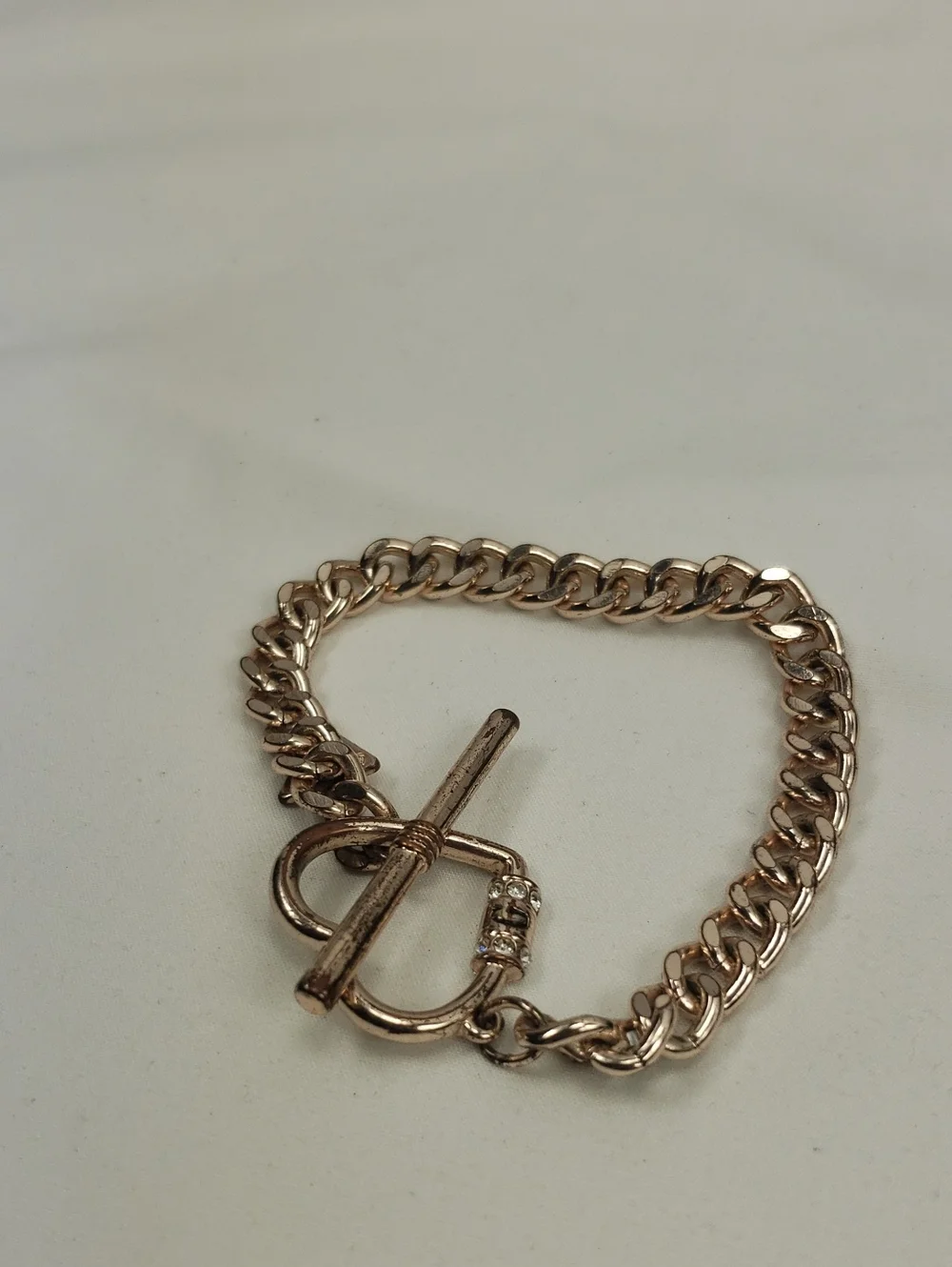 Guess Heart Toggle Bracelet